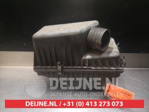 Gebruikte Luchtfilterhuis Kia Carens II (FJ) 2.0 CRDI 16V Prijs € 30,00 Margeregeling aangeboden door V.Deijne Jap.Auto-onderdelen BV