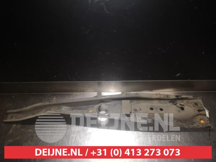 Gebruikte Motorbalk Mazda Premacy 2.0 16V Prijs € 35,00 Margeregeling aangeboden door V.Deijne Jap.Auto-onderdelen BV