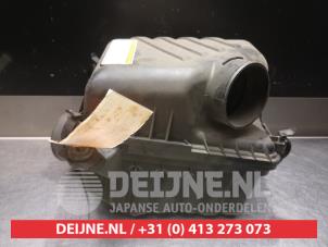 Gebruikte Luchtfilterhuis Kia Sportage (JE) 2.7 V6 24V 4x4 Prijs € 40,00 Margeregeling aangeboden door V.Deijne Jap.Auto-onderdelen BV