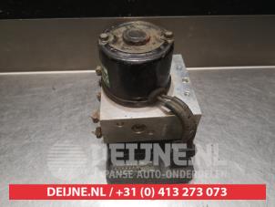 Hyundai Coupe ABS Pomp O337419 foto 4