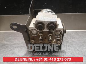 Kia Carnival ABS Pomp O337812 foto 2