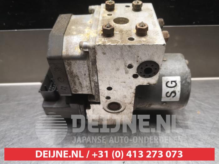 Gebruikte ABS Pomp Kia Magentis (GD) 2.5 V6 24V Prijs € 100,00 Margeregeling aangeboden door V.Deijne Jap.Auto-onderdelen BV