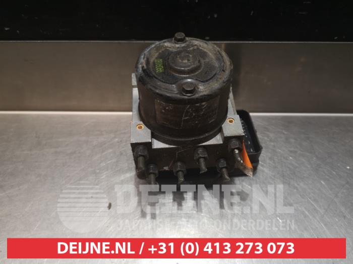 ABS Pomp van een Kia Cerato 1.6 16V 2005