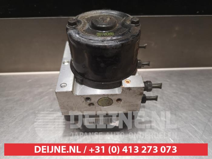 ABS Pomp van een Kia Cerato 1.6 16V 2005