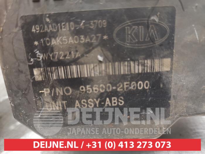 ABS Pomp van een Kia Cerato 1.6 16V 2005