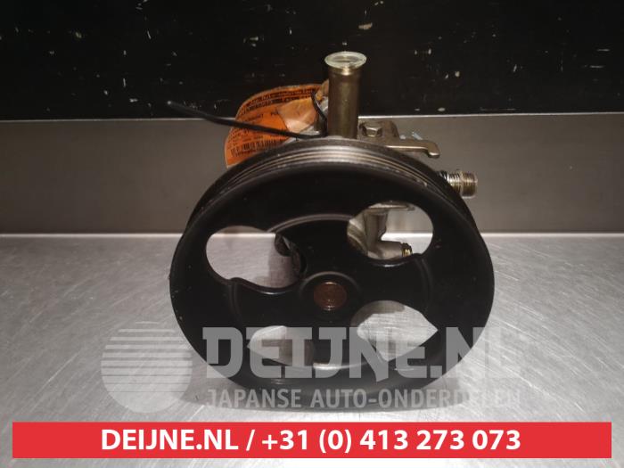 Stuurbekrachtiging Pomp van een Mitsubishi Space Star (DG) 1.8 MPi 16V 2003