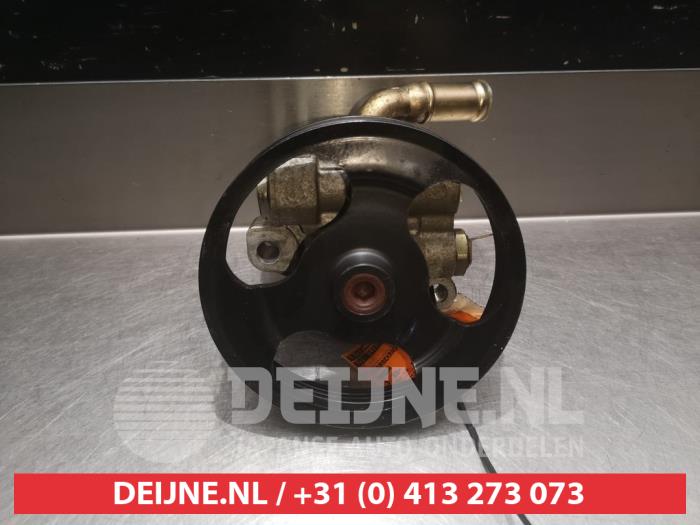 Gebruikte Pomp Servo Mazda 3 Sport (BK) 1.6i 16V Prijs € 35,00 Margeregeling aangeboden door V.Deijne Jap.Auto-onderdelen BV