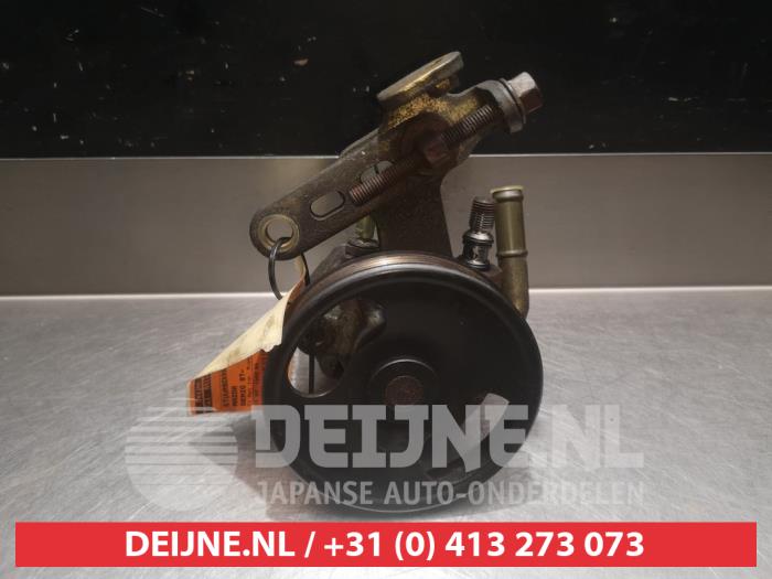 Gebruikte Servopomp Mazda Demio (DW) 1.3 16V Prijs € 35,00 Margeregeling aangeboden door V.Deijne Jap.Auto-onderdelen BV