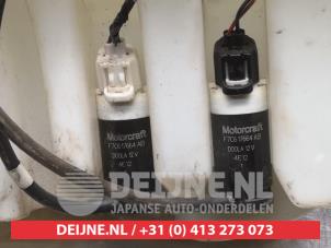 Mazda Tribute Front windscreen washer reservoir O340396 photo 3