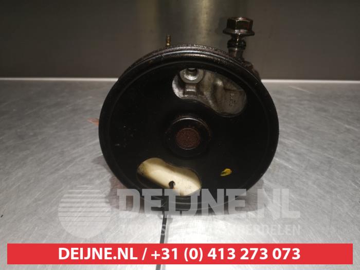 Gebruikte Servopomp Mazda MX-5 (NB18/35/8C) 1.6i 16V Prijs € 35,00 Margeregeling aangeboden door V.Deijne Jap.Auto-onderdelen BV