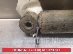 Mitsubishi L200 Schokdemper links-voor O322062 foto 2