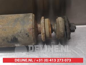 Mitsubishi Pajero Stoßdämpfer rechts vorne O322167 foto 3