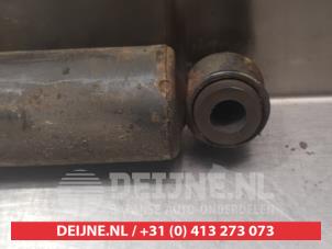 Mitsubishi Pajero Schokdemper rechts-achter O379572 foto 3