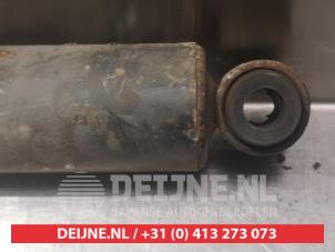 Mitsubishi Pajero Schokdemper links-achter O378656 foto 3
