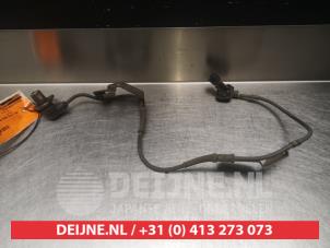 Gebruikte ABS Sensor Mazda 323 F (BA14) 1.5i GLX,GT 16V Prijs € 25,00 Margeregeling aangeboden door V.Deijne Jap.Auto-onderdelen BV