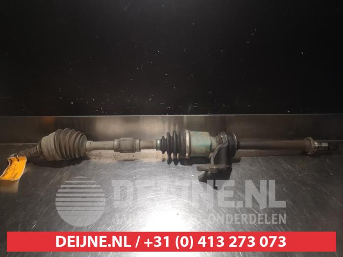 Gebruikte Steekas rechts-voor Mazda 323 Fastbreak (BJ14) 2.0 D LX Prijs € 35,00 Margeregeling aangeboden door V.Deijne Jap.Auto-onderdelen BV