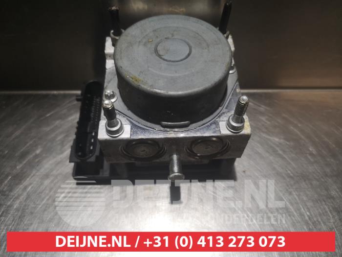Gebruikte ABS Pomp Mazda MX-5 (NC) 1.8i 16V Prijs € 150,00 Margeregeling aangeboden door V.Deijne Jap.Auto-onderdelen BV