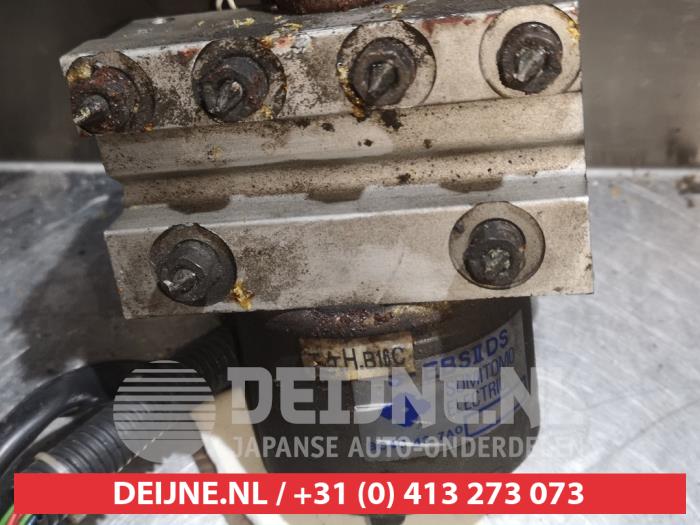 Gebruikte ABS Pomp Mazda 323 (BA12) 1.5i 16V Prijs € 100,00 Margeregeling aangeboden door V.Deijne Jap.Auto-onderdelen BV