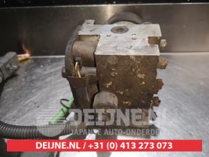 Mazda 323F ABS Pumpe O337189 foto 4