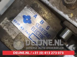 Mazda 323F ABS Pumpe O337189 foto 3