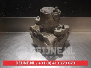 Mazda MPV ABS Pomp O337271 foto 3