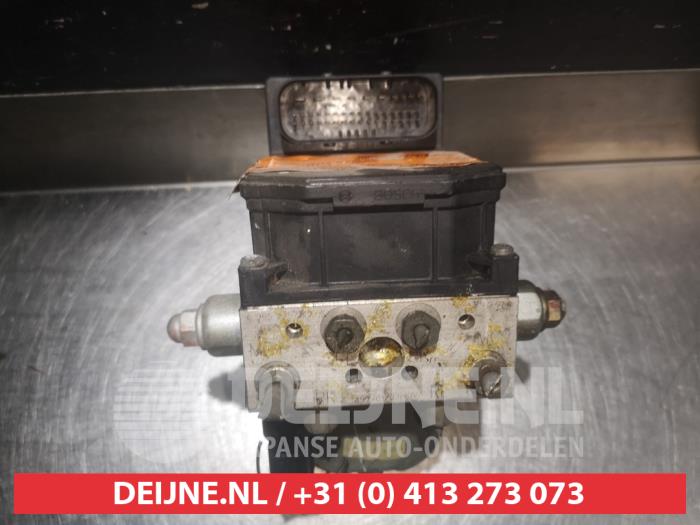 Gebruikte ABS Pomp Mazda RX-8 (SE17) 1.3 Renesis Prijs € 50,00 Margeregeling aangeboden door V.Deijne Jap.Auto-onderdelen BV