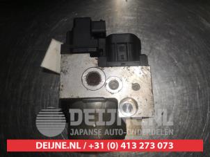 Honda Civic ABS pump O338137 photo 3
