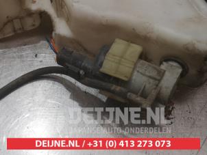 Nissan Navara Front windscreen washer reservoir O340531 photo 3