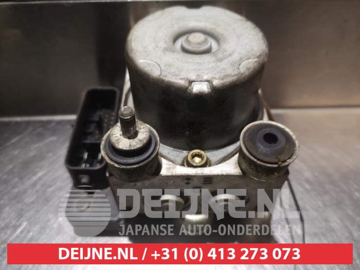 Gebruikte ABS Pomp Mitsubishi Lancer (CS/CT) 1.6 16V Prijs € 75,00 Margeregeling aangeboden door V.Deijne Jap.Auto-onderdelen BV