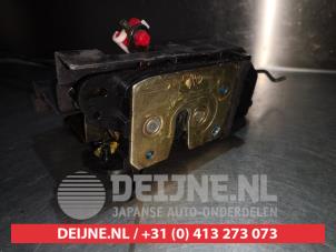 Ssang Yong Kyron Rear door lock mechanism 4-door, left O280283 photo 3
