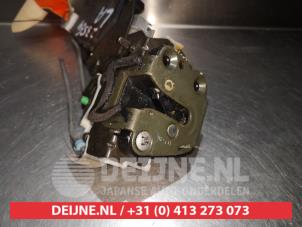 Subaru Forester Rear door lock mechanism 4-door, left O280187 photo 3