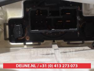 Daihatsu Sirion Kachel Bedieningspaneel O306169 foto 3