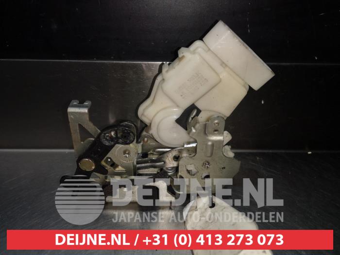 Daihatsu Cuore Türschlossmechanik 4-türig links hinten O280438