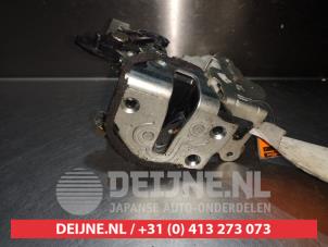 Daihatsu Cuore Türschlossmechanik 4-türig links hinten O280438 foto 3