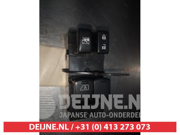 Nissan Micra Combischakelaar ramen O311716