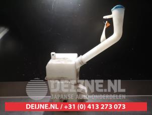 Chevrolet Nubira Front windscreen washer reservoir O340340 photo 2