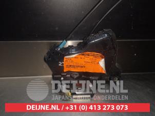 Toyota Rav-4 Door lock mechanism 4-door, front left O279883 photo 2