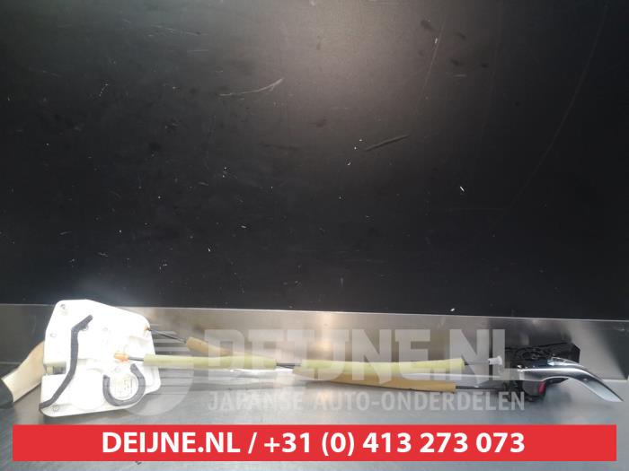 Mazda CX-5 Deurslot Mechaniek 4Deurs rechts-achter O281331