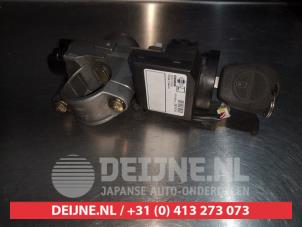 Nissan Primera Kontaktslot+Sleutel O335079 foto 2