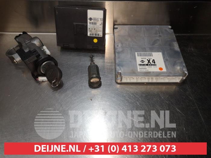Nissan Primera Slotenset Cilinder (compleet) O278083
