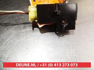 Hyundai I10 Airbag-Sensor O334386 foto 2