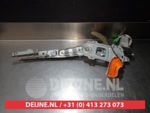Subaru Impreza Ruitmechaniek 4Deurs links-achter O290485 foto 2