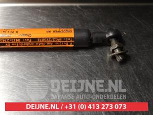 Subaru Impreza Gasdemper rechts-achter O387306 foto 3