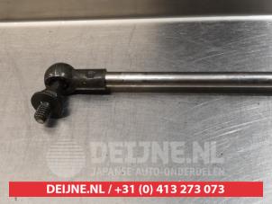Subaru Impreza Gasdemper rechts-achter O387306 foto 2