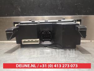 Toyota Avensis Kachel Bedieningspaneel O306338 foto 2