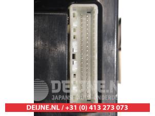 Toyota Avensis Kachel Bedieningspaneel O306338 foto 4