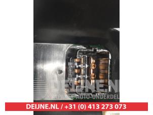 Toyota Avensis Kachel Bedieningspaneel O306338 foto 3