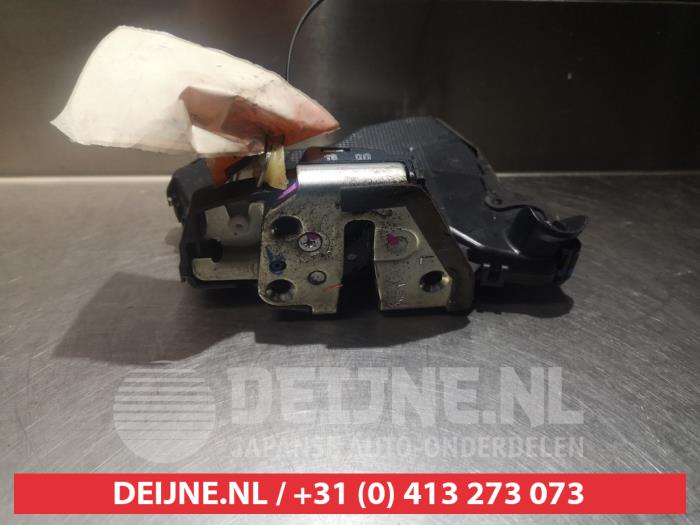 Toyota Hilux Deurslot Mechaniek 2Deurs links O279113