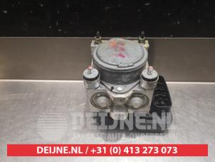 Toyota Hilux ABS Pumpe O338441 foto 2