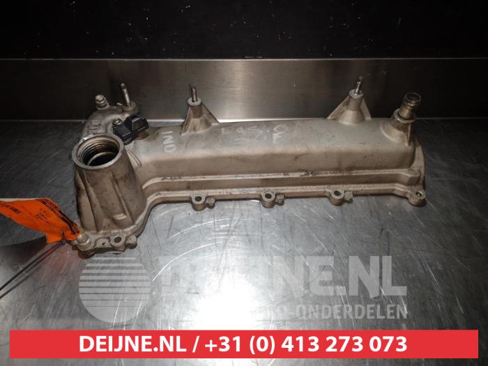 Gebruikte Kleppendeksel Toyota Yaris II (P9) 1.4 D-4D Prijs op aanvraag aangeboden door V.Deijne Jap.Auto-onderdelen BV